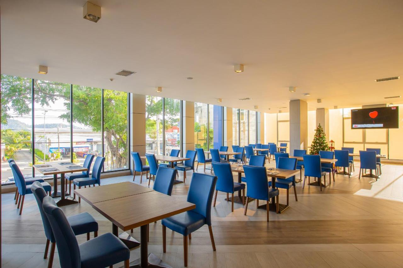 Seabed Grand Hotel Phuket - Sha Extra Plus Extérieur photo The lounge at the airport