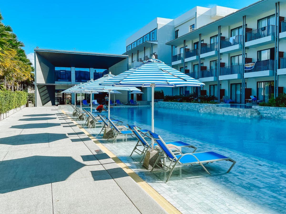 Seabed Grand Hotel Phuket - Sha Extra Plus Extérieur photo The hotel's pool