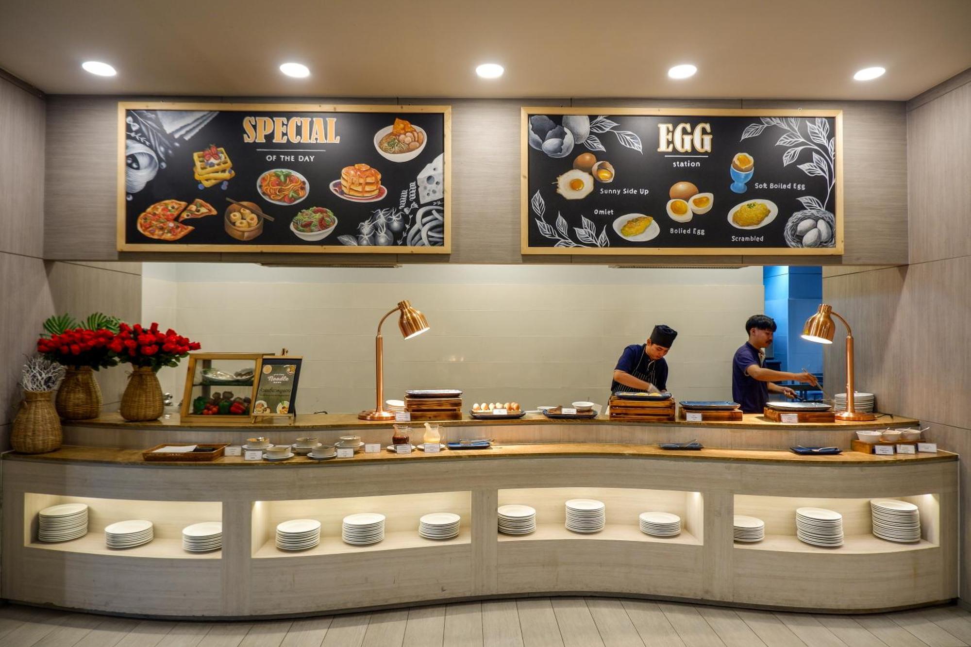 Seabed Grand Hotel Phuket - Sha Extra Plus Extérieur photo A live kitchen at a hotel